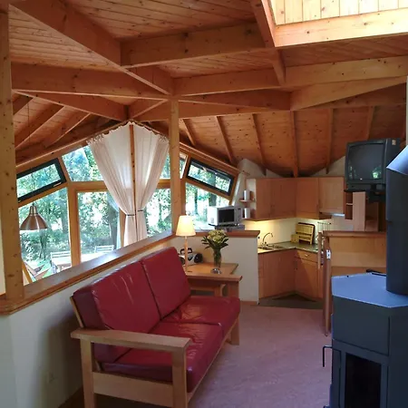 Vakantiehuis Modern Lakeside Escape Herpen