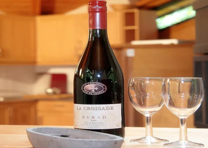 Σπίτι διακοπών Modern Lakeside Escape