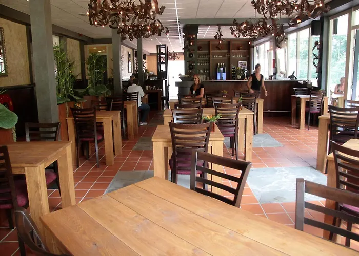 Modern Lakeside Escape Σπίτι διακοπών *