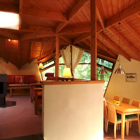 Casa de Férias Modern Lakeside Escape