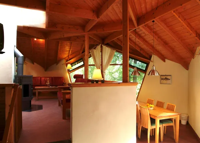 Casa de Férias Modern Lakeside Escape